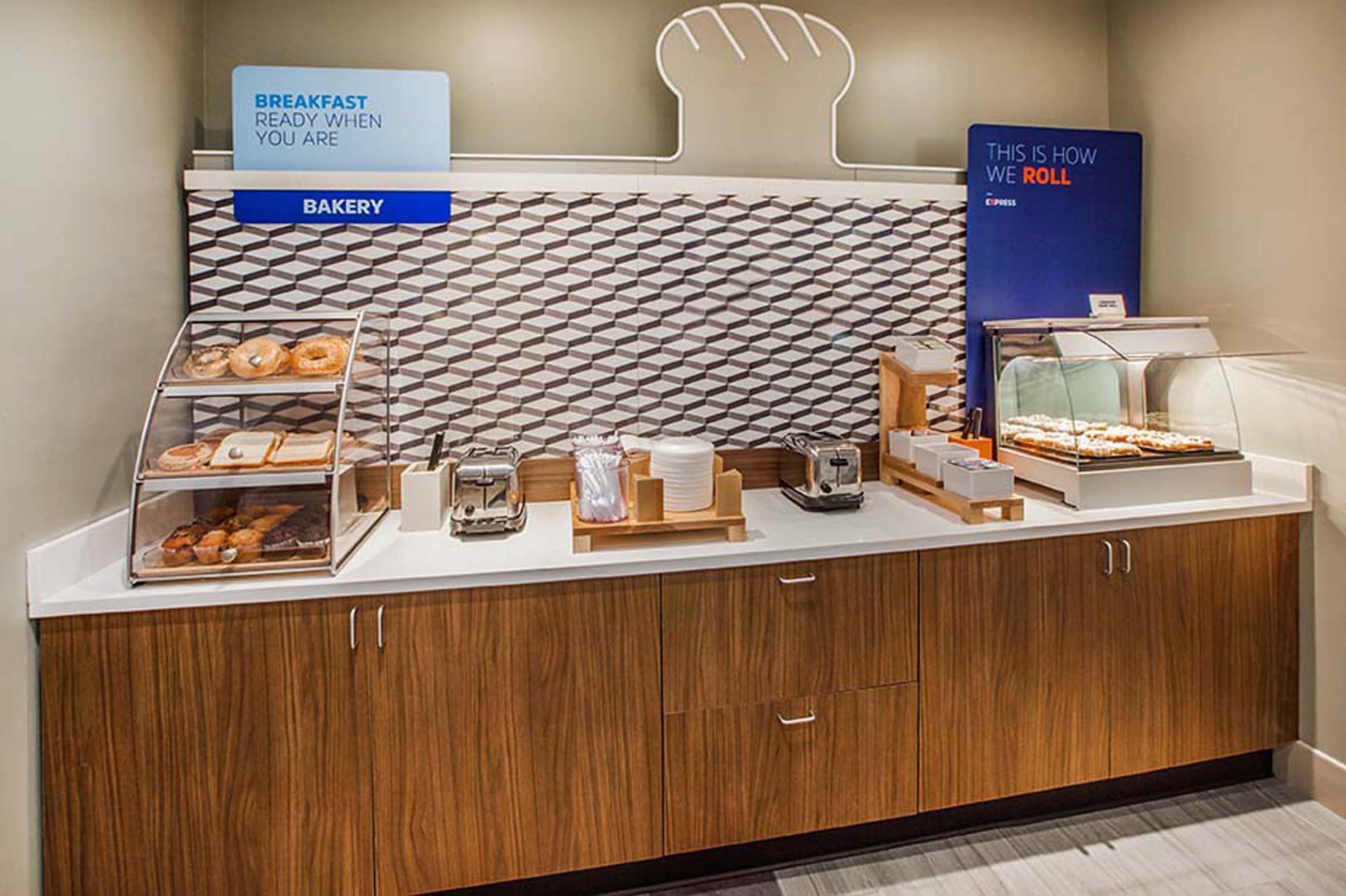 Holiday Inn Express Santa Rosa By Ihg Buitenkant foto